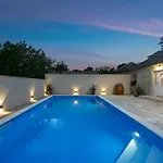 Outback Zadarvillas וילה